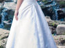 Balta, lengva, a formos, siuvinėta vestuvinė suknelė (2)