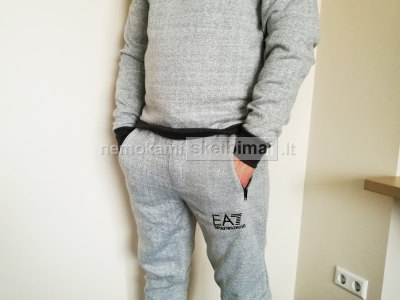 Armani sportinis kostiumas
