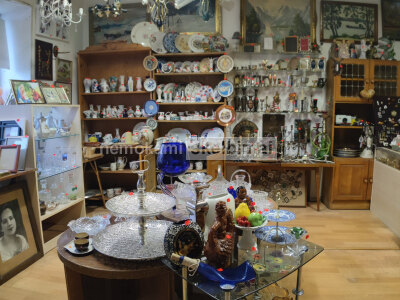 Įvairių senienų svetainė