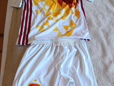 Adidas Ispanijos futbolo komplektas 9 - 10 metų
